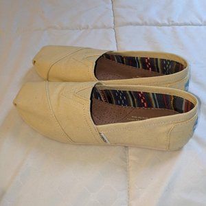 Toms Women’s Classic Canvas Slip-Ons
